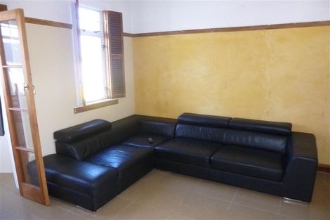 Photo of property in Devonport Apartments, 14/127 Saint Aubyn Street, New Plymouth, 4310