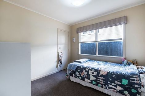 Photo of property in 52 Vera Road, Te Atatu South, Auckland, 0610
