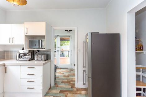 Photo of property in 16 Shirley Road, Mairehau, Christchurch, 8013