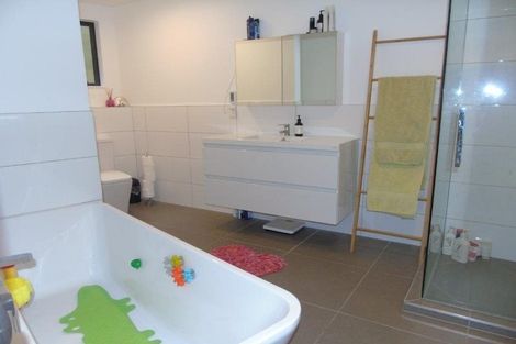 Photo of property in 7 Cameron Street, Kaiwharawhara, Wellington, 6035