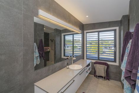 Photo of property in 9 Oyster Drive, Cooks Beach, Whitianga, 3591