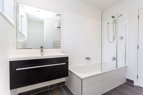 Photo of property in 21 Glenside Avenue, Ilam, Christchurch, 8041