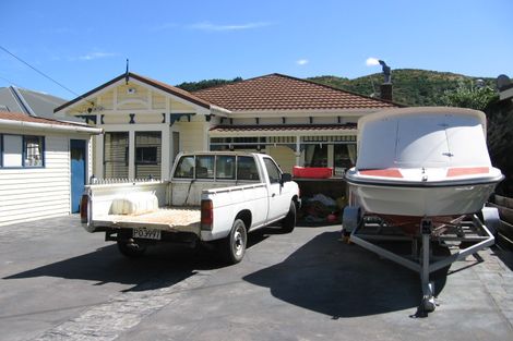 Photo of property in 122 Clyde Street, Island Bay, Wellington, 6023