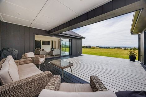 Photo of property in 2 Mataki Lane, Halcombe, 4779