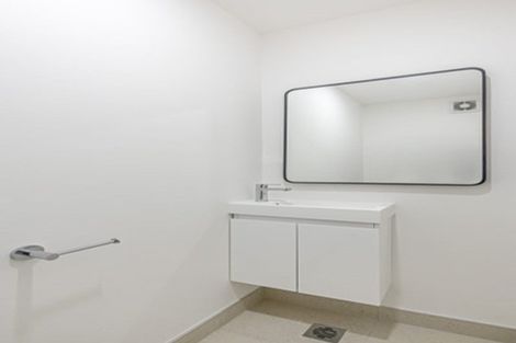 Photo of property in 71c Seaview Road, Castor Bay, Auckland, 0620