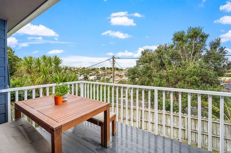 Photo of property in 44 Penton Road, Stanmore Bay, Whangaparaoa, 0932