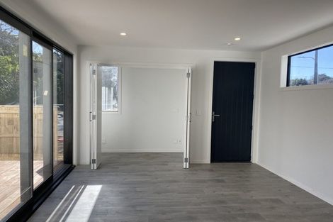 Photo of property in 30b Collins Avenue, Tawa, Wellington, 5028