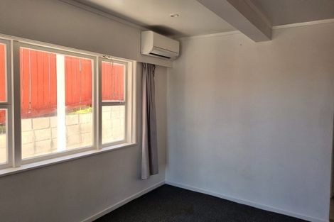 Photo of property in 25 Blacklock Avenue, Henderson, Auckland, 0612