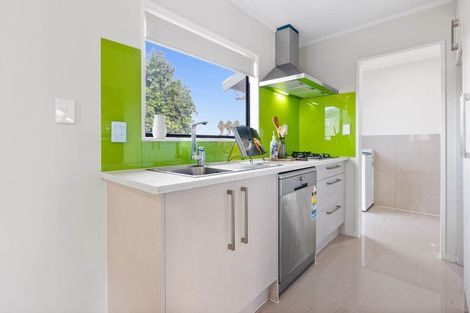 Photo of property in 1/100 Shifnal Drive, Randwick Park, Auckland, 2105