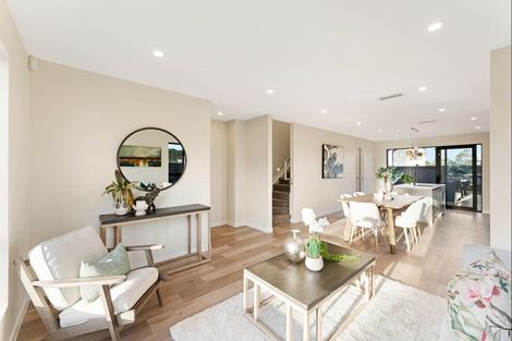 Photo of property in 136 Vintry Drive, Kumeu, 0810