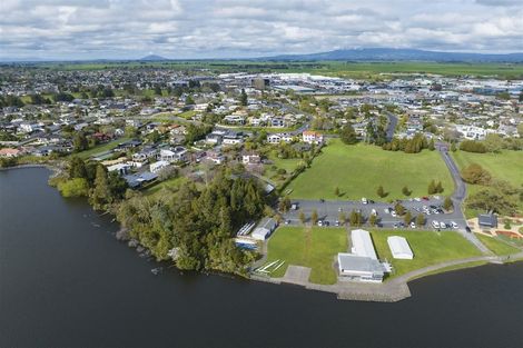 Photo of property in 135 Lake Crescent, Hamilton Lake, Hamilton, 3204