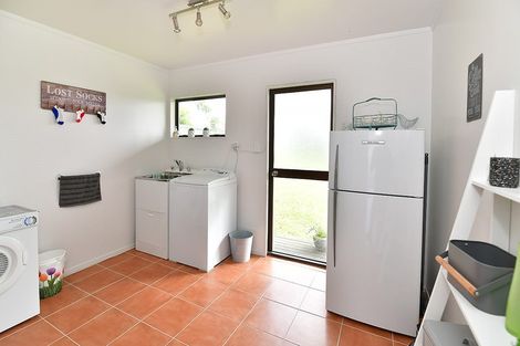 Photo of property in 220 Anderson Road, Helensville, 0875