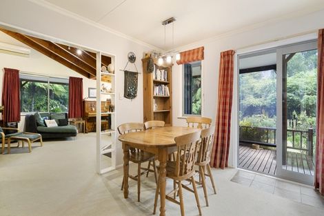 Photo of property in 256 Waingongoro Road, Cardiff, Stratford, 4391