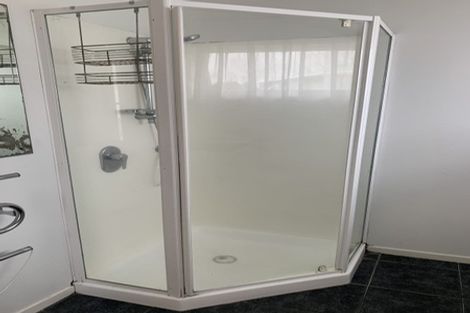 Photo of property in 7 Locket Road, Glenfield, Auckland, 0629