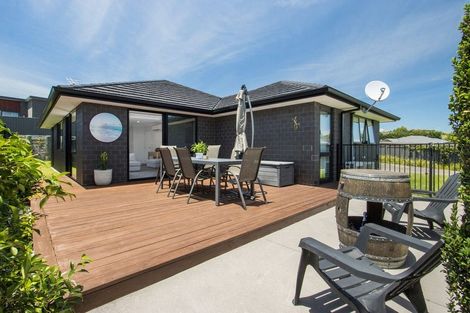 Photo of property in 5 Moss Lane, Omokoroa, 3114