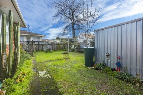 Photo of property in 2/15 Clouston Park Road, Ebdentown, Upper Hutt, 5018