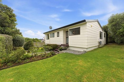 Photo of property in 2/26 Sunward Rise, Glenfield, Auckland, 0629
