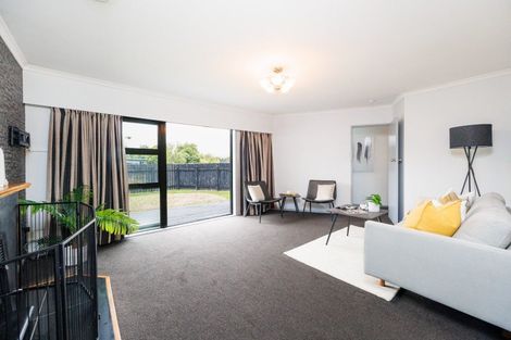 Photo of property in 2 Pukatea Place, Milson, Palmerston North, 4414
