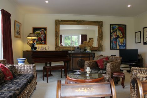 Photo of property in 64 Richmond Road, Carterton, 5713