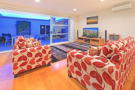 Photo of property in 10 Baber Drive, Stonefields, Auckland, 1072