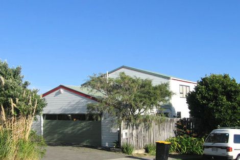 Photo of property in 11 Tremaine Place, Camborne, Porirua, 5026