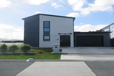 Photo of property in 1 Desert Gold Lane, Wallaceville, Upper Hutt, 5018