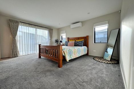 Photo of property in 8 Pakaraka Drive, Papakura, 2110