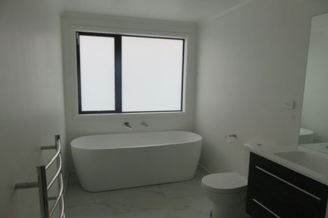 Photo of property in 16 Te Tiireke Drive, Glenview, Hamilton, 3206