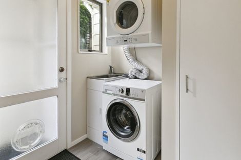 Photo of property in 5 Ladbrooke Drive, Newlands, Wellington, 6037