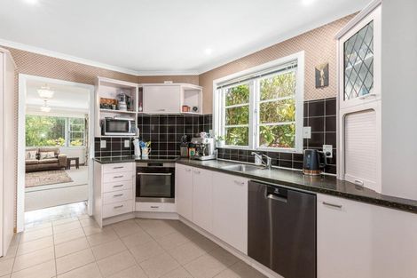 Photo of property in 3 Romney Square, Tawa, Wellington, 5028