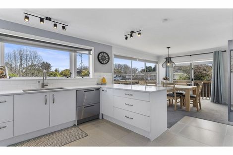 Photo of property in 43 Archmillen Avenue, Pakuranga Heights, Auckland, 2010