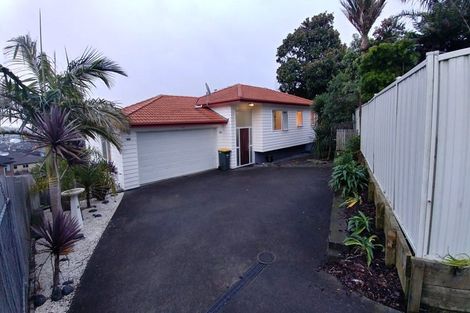 Photo of property in 630a East Coast Road, Pinehill, Auckland, 0630