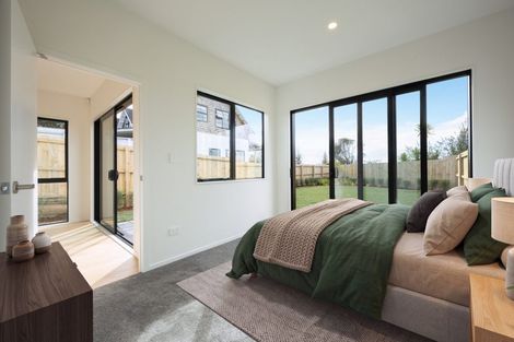 Photo of property in 12 Taupo Street, Green Bay, Auckland, 0604