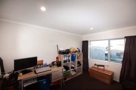 Photo of property in 187 Mark Avenue, Grenada Village, Wellington, 6037