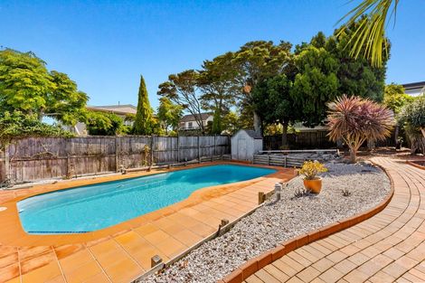 Photo of property in 11 Katui Street, Castor Bay, Auckland, 0620