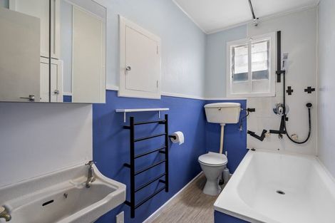 Photo of property in 20b Kellsmere Crescent, Island Bay, Wellington, 6023