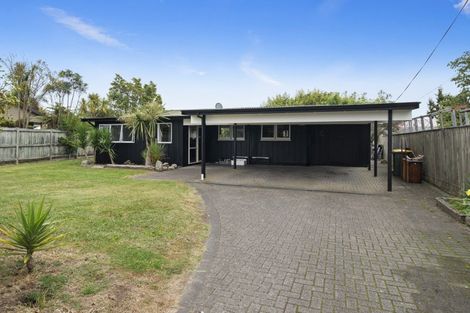 Photo of property in 11 Farnworth Avenue, Holdens Bay, Rotorua, 3010