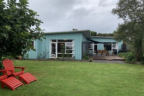 Photo of property in 12 Watson Drive, Paraparaumu Beach, Paraparaumu, 5032