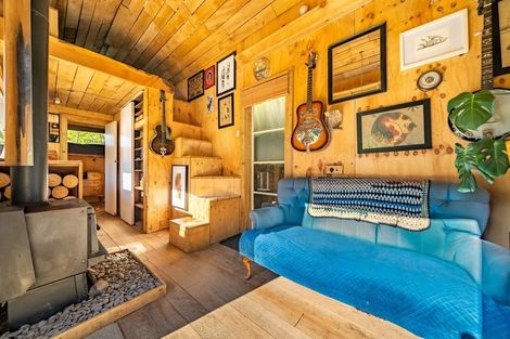 Photo of property in 159 Pinehaven Road, Pinehaven, Upper Hutt, 5019