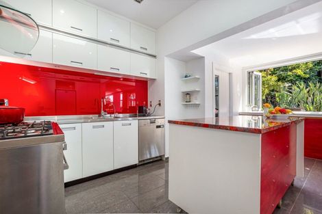 Photo of property in 3 Seaview Road, Paraparaumu Beach, Paraparaumu, 5032