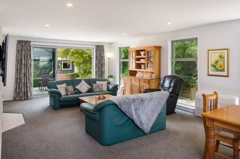 Photo of property in 88 Milton Terrace, Picton, 7220