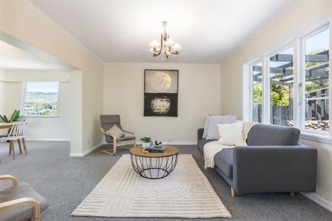 Photo of property in 9 Tainui Terrace, Tawa, Wellington, 5028