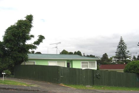 Photo of property in 2/3 Hellyers Street, Birkdale, Auckland, 0626