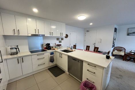 Photo of property in Apollo Apartments, 2/46g Rosedale Road, Rosedale, Auckland, 0632