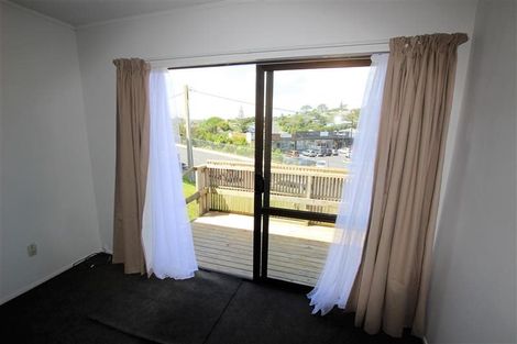 Photo of property in 14 Beverley Road, Stanmore Bay, Whangaparaoa, 0932