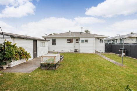 Photo of property in 6 Rennie Avenue, Milson, Palmerston North, 4414