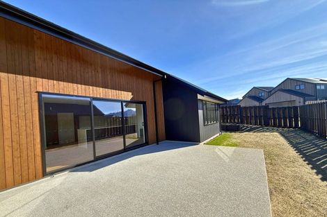 Photo of property in 92 Northlake Drive, Wanaka, 9305