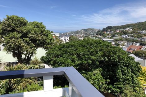 Photo of property in 28 Melbourne Road, Island Bay, Wellington, 6023