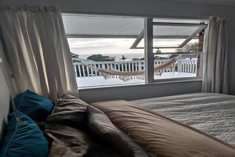 Photo of property in 114 Pacific Parade, Army Bay, Whangaparaoa, 0930