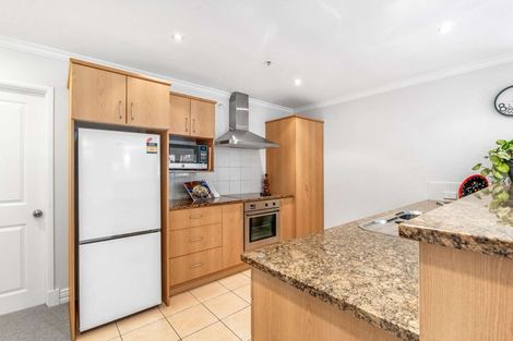 Photo of property in 1 Queen Street, New Plymouth, 4310